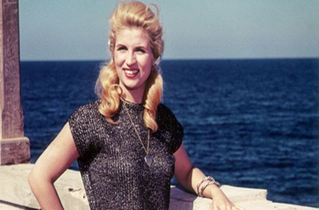 لمطربة اللبنانية صباح.