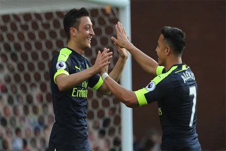 أليكسيس سانشيز ومسعود أوزيل