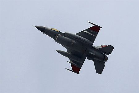 An Egyptian fighter jet