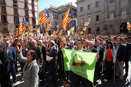 Mayors of towns of Catalonia that support the Referendum of 1-O arrive at Palau de la Generalitat in Barcelona, Spain, September 16, 2017.