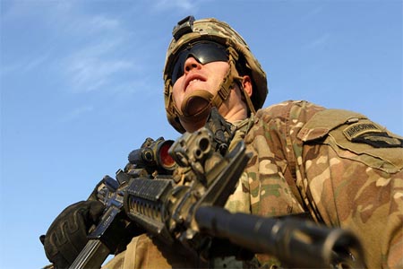 An American soldier takes his position at the U.S. army base in Qayyara, south of Mosul October 25, 2016.