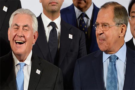 US Secretary of State Rex Tillerson (L) and Russian Foreign Minister Sergey Lavrov