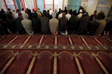 أحد مساجد مارسيليا