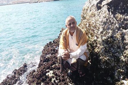 صورة نشرها أمين عام الرئاسة المعين من الحوثيين بعد نجاحه في الهروب والوصول إلى عدن