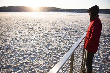 نهر هدسون المتجمد بالقرب من نيويورك