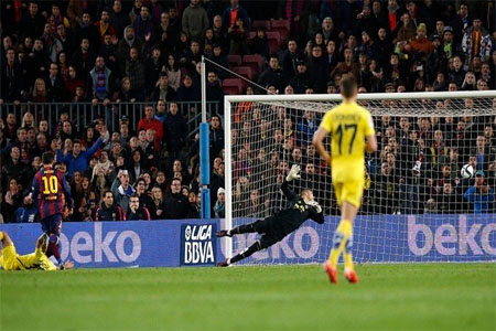 إعصار برشلونة يضرب الغواصة الصفراء