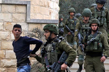 الاسرى قالوا إنهم تعرضوا للضرب والإهانة في المعتقلات الإسرائيلية