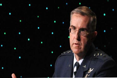 رئيس القيادة الاستراتيجية للقوات المسلحة الأمريكية، الجنرال جون هايتن
