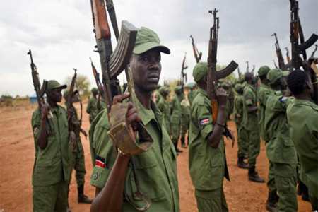 مسلحون من المعارضة في جنوب السودان