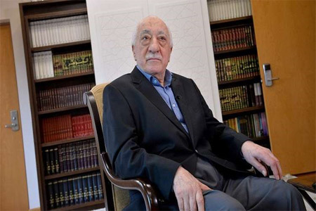 رجل الدين التركي المقيم في الولايات المتحدة فتح الله غولن