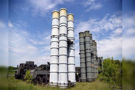 منظومات الدفاع الجوي الصاروخية" إس-300" (صورة أرشيفية)