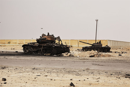 Libyan government tanks destroyed by Western air strikes in 2011. © Finbarr O'Reilly