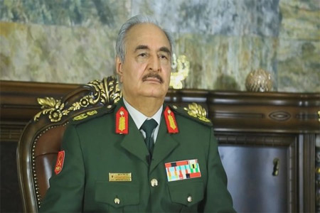 قائد الجيش الليبي خليفة حفتر