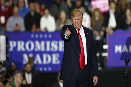 الرئيس الأمريكي دونالد ترامب أمام مناصريه في ولاية ميشيغان، 29/4/2018