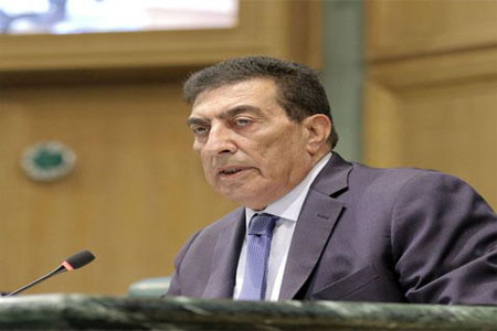 رئيس مجلس النواب عاطف الطراونة يحضر جلسة الأحد.