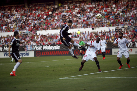 رونالدو يسجل هدفه الأول في شباك إشبيلية