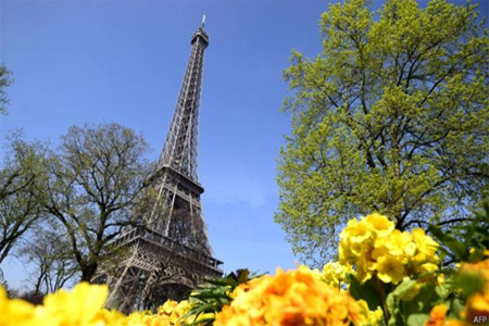 إضراب بسبب النشالين يغلق برج أيفل