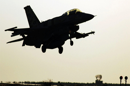 Israeli fighter jet. © Abir Sultan / Reuters