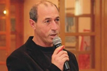 تجديد اعتقال الصحافي عمر نزال لثلاثة شهور اخرى