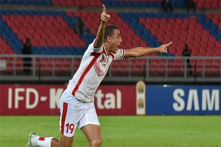 مهاجم تونس أحمد العكايشي يحتفل بعد تسجيله في كأس الأمم الأفريقية ضد جمهورية الكونغو