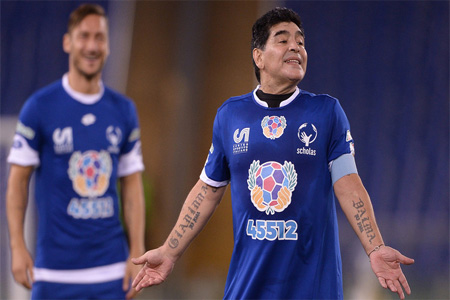 مارادونا وتوتي في مباراة من أجل السلام