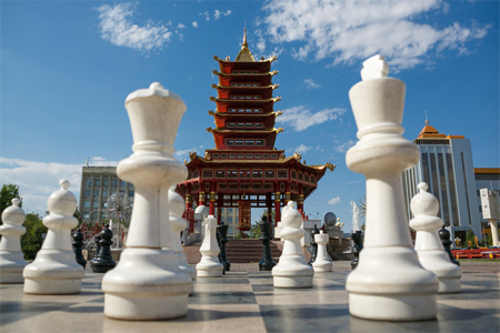 مدينة إليستا في جمهورية كالميكيا الروسي مسقط رأس رئيس الاتحاد الدولي للشطرنج كيرسان ايليومجينوف