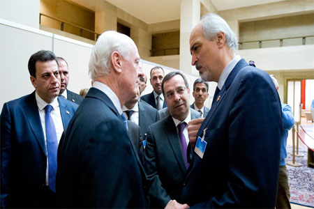 بشار الجعفري وستيفان دي ميستورا خلال مفاوضات "جنيف 3"