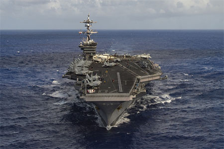 The aircraft carrier USS Carl Vinson (CVN 70) transits the Pacific Ocean © Reuters