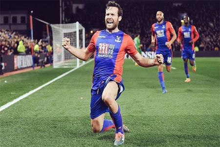 فرحة يوهان كاباي بتسجيله الهدف الثاني لكريستال بالاس في شباك أرسنال