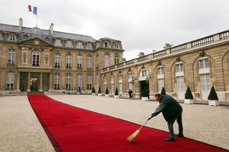 الاليزيه بانتظار الرئيس الجديد