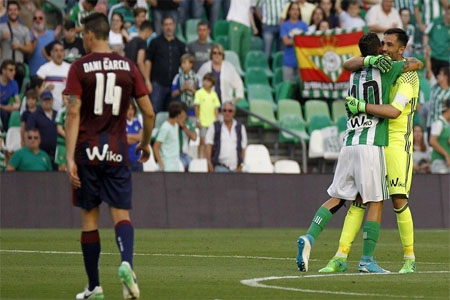 ريال بيتيس يهزم إيبار