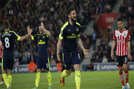 فرحة أوليفيه جيرو بالهدف في شباك ساوثهامبتون