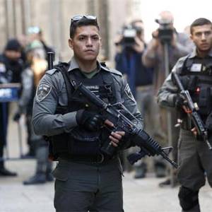 الاحتلال يعتقل 7 مواطنين على الأقل من القدس 