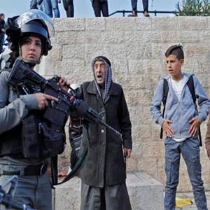 الاحتلال يمنع وزيرين فلسطينيين دخول القدس