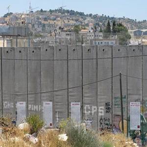 مراجعة تعريفات الفصل العنصري: أبعد من مجرد نظام سياسي