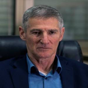 حادث السفارة وعاصفة 