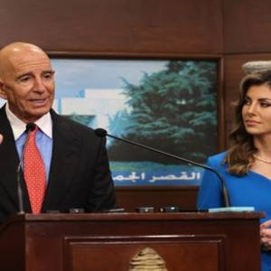 غضب في وسائل التواصل بعد وصف براك تعامل الصحفيين اللبنانيين بـ